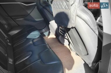 Лифтбек Tesla Model S 2016 в Киеве