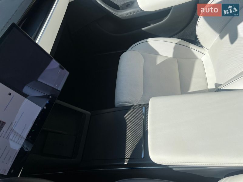 Ліфтбек Tesla Model S 2023 в Одесі