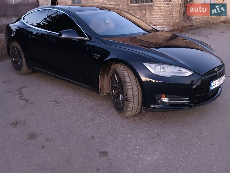 Ліфтбек Tesla Model S 2013 в Києві