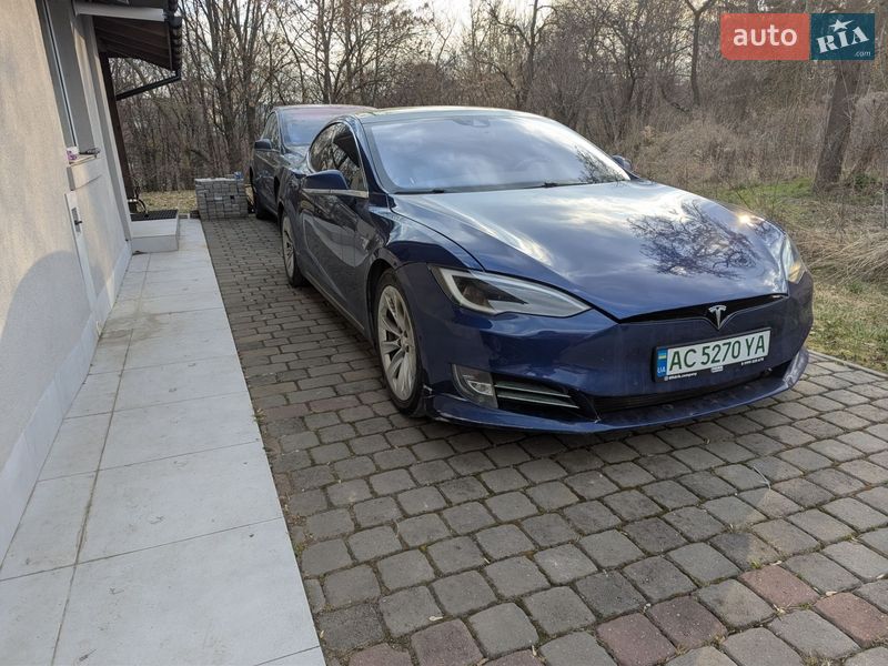 Лифтбек Tesla Model S 2016 в Луцке фото 3 Лифтбек Tesla Model S 2016 в Луцке