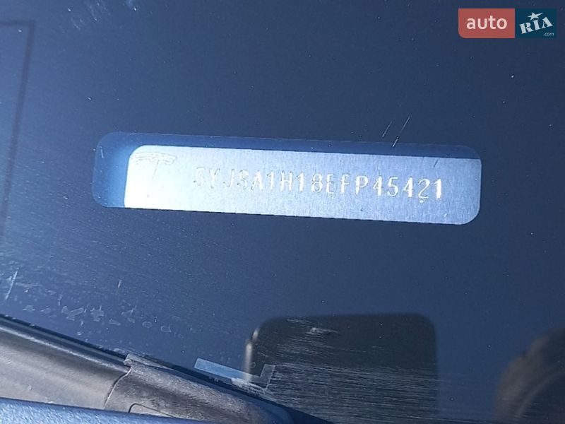 Лифтбек Tesla Model S 2014 в Умани