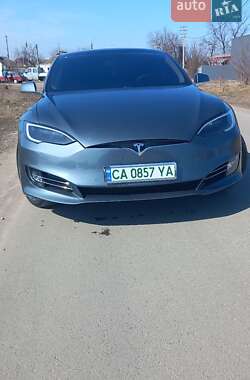 Лифтбек Tesla Model S 2014 в Умани