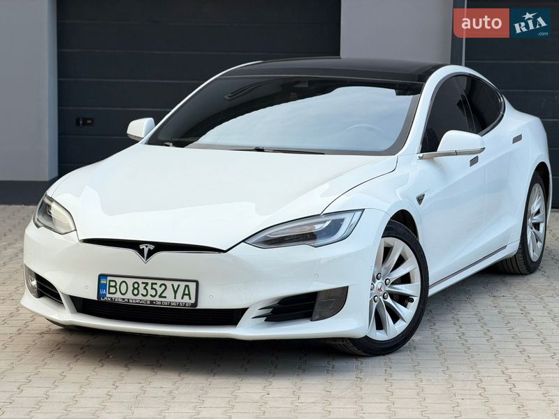 Лифтбек Tesla Model S 2016 в Тернополе