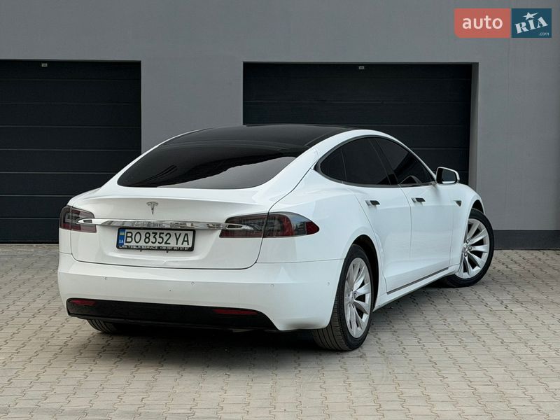 Лифтбек Tesla Model S 2016 в Тернополе