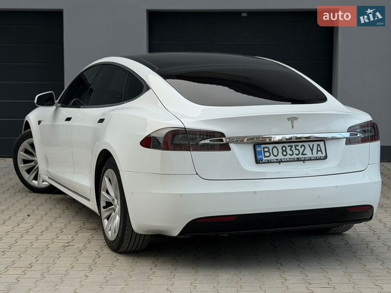 Лифтбек Tesla Model S 2016 в Тернополе