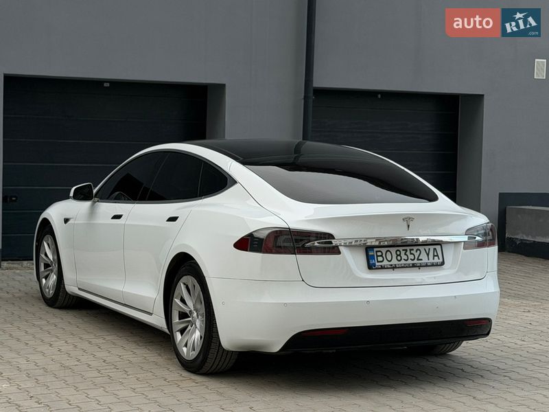 Лифтбек Tesla Model S 2016 в Тернополе