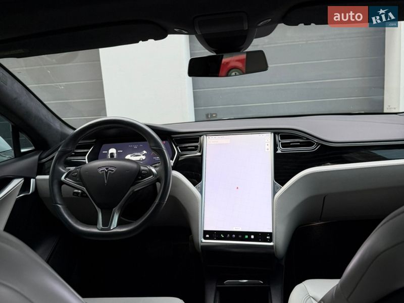 Лифтбек Tesla Model S 2016 в Тернополе