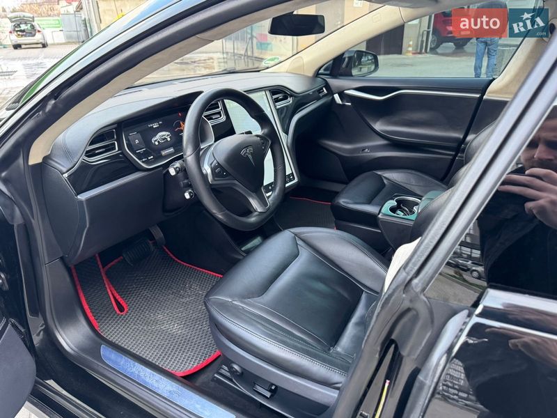 Лифтбек Tesla Model S 2015 в Львове фото 37 Лифтбек Tesla Model S 2015 в Львове