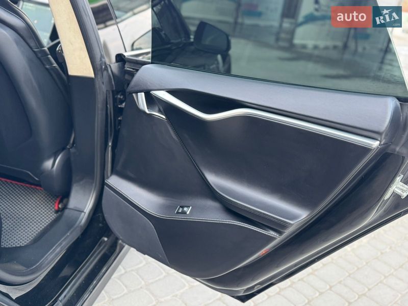 Лифтбек Tesla Model S 2015 в Львове фото 54 Лифтбек Tesla Model S 2015 в Львове