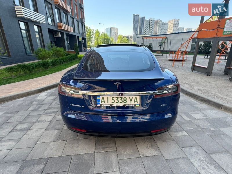 Лифтбек Tesla Model S 2016 в Киеве