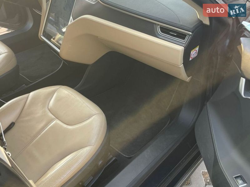 Лифтбек Tesla Model S 2014 в Киеве фото 10 Лифтбек Tesla Model S 2014 в Киеве