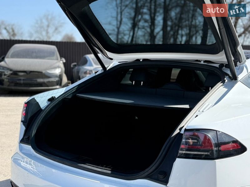 Ліфтбек Tesla Model S 2022 в Вінниці