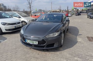 Лифтбек Tesla Model S 2015 в Львове