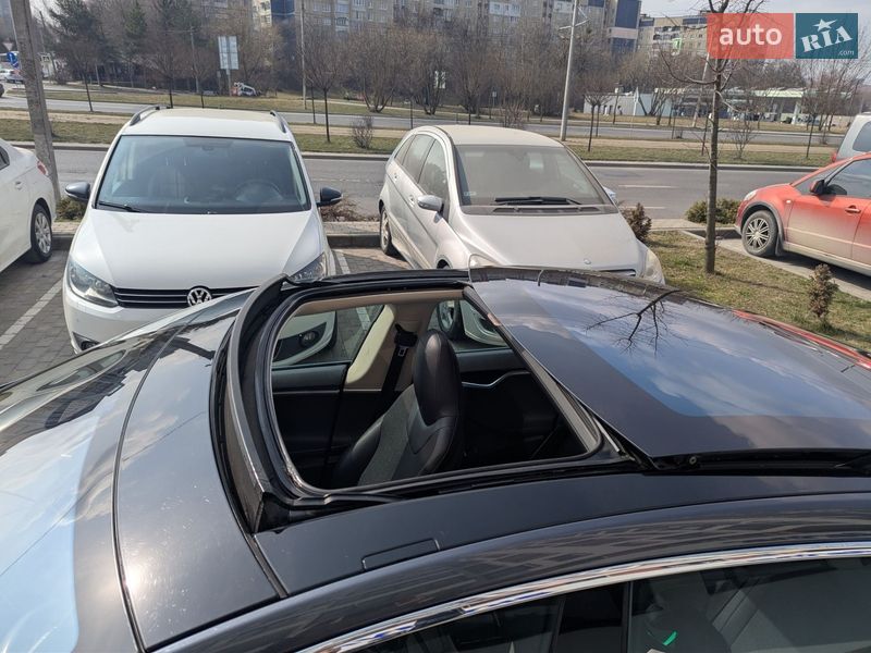 Лифтбек Tesla Model S 2015 в Львове фото 9 Лифтбек Tesla Model S 2015 в Львове