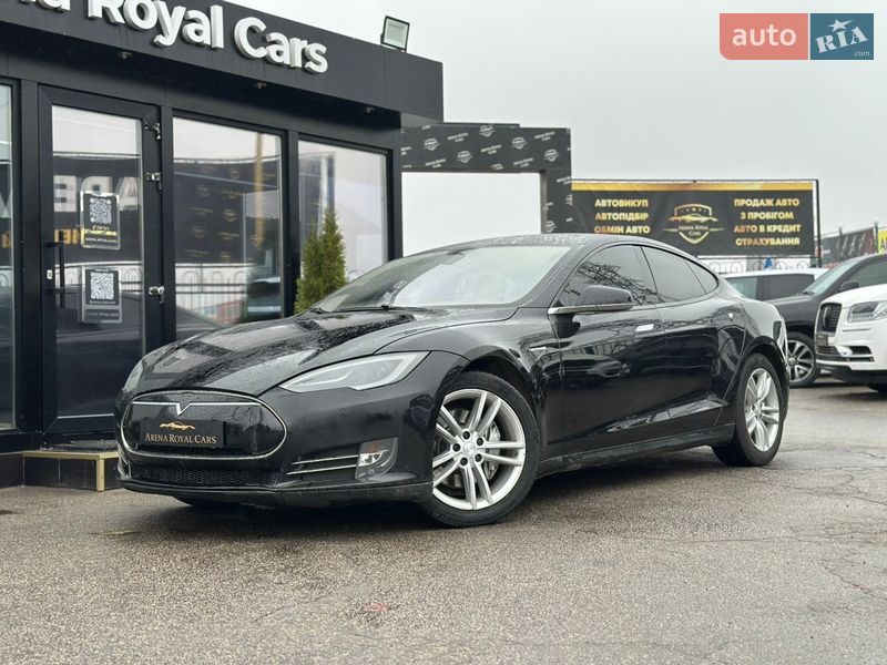 Tesla Model S 2014
