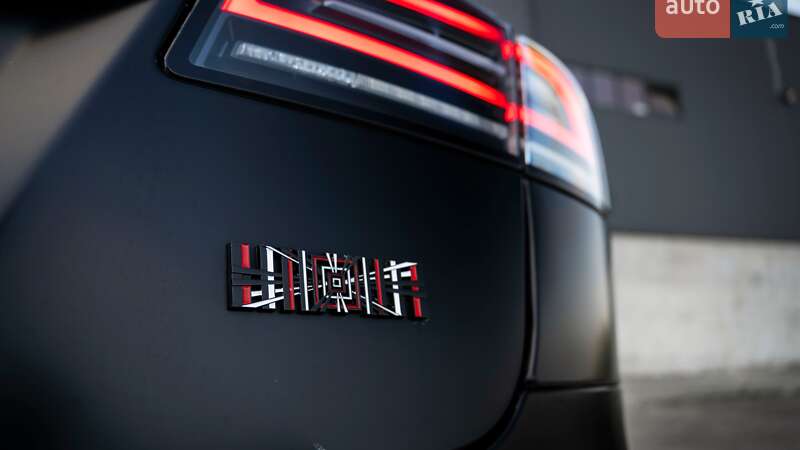 Лифтбек Tesla Model S 2021 в Киеве