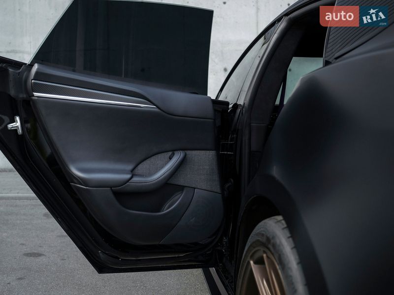 Лифтбек Tesla Model S 2021 в Киеве