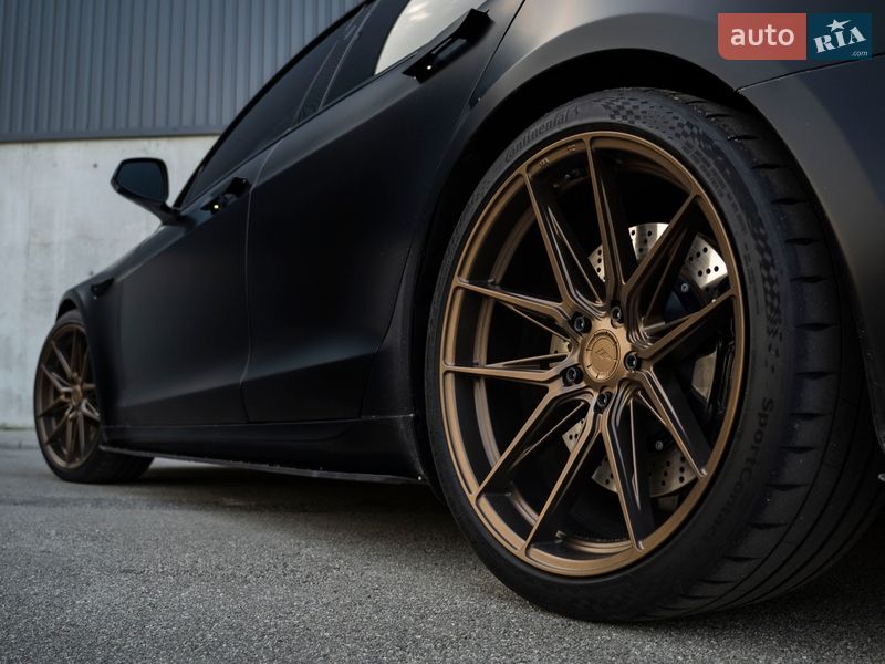 Лифтбек Tesla Model S 2021 в Киеве