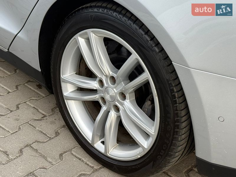 Ліфтбек Tesla Model S 2014 в Рівному фото 23 Ліфтбек Tesla Model S 2014 в Рівному