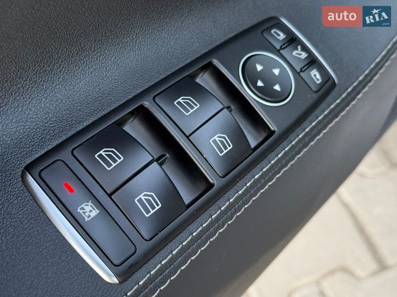 Ліфтбек Tesla Model S 2014 в Рівному фото 37 Ліфтбек Tesla Model S 2014 в Рівному