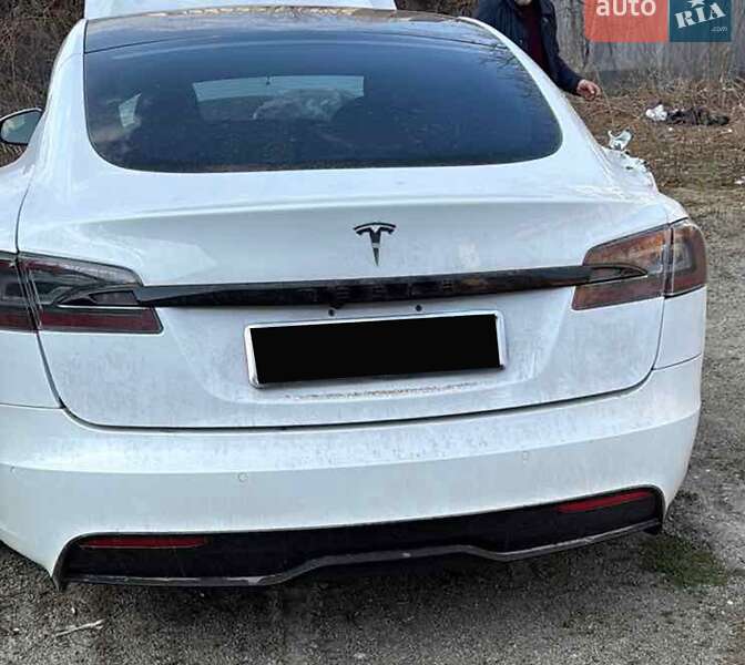 Лифтбек Tesla Model S 2022 в Житомире