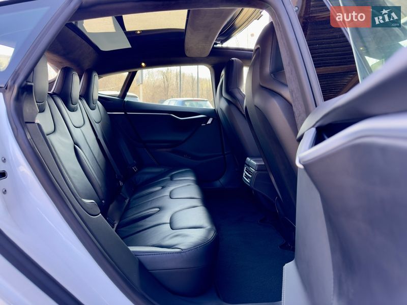 Лифтбек Tesla Model S 2015 в Виннице фото 3 Лифтбек Tesla Model S 2015 в Виннице