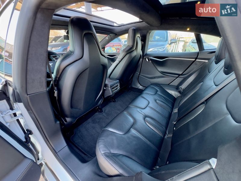 Лифтбек Tesla Model S 2015 в Виннице фото 14 Лифтбек Tesla Model S 2015 в Виннице