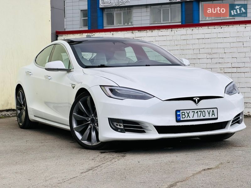 Лифтбек Tesla Model S 2019 в Киеве