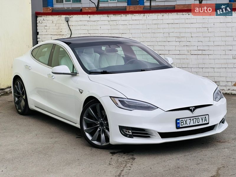 Лифтбек Tesla Model S 2019 в Киеве