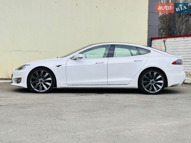 Лифтбек Tesla Model S 2019 в Киеве