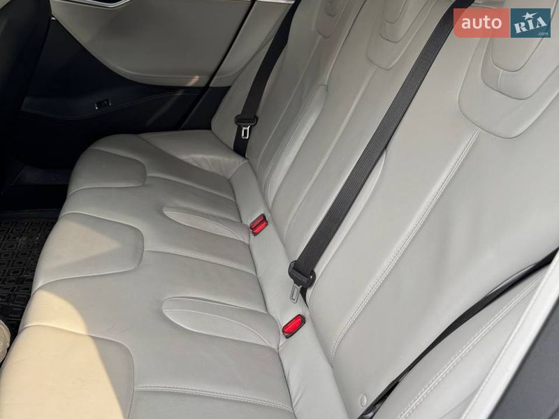 Лифтбек Tesla Model S 2014 в Владимире