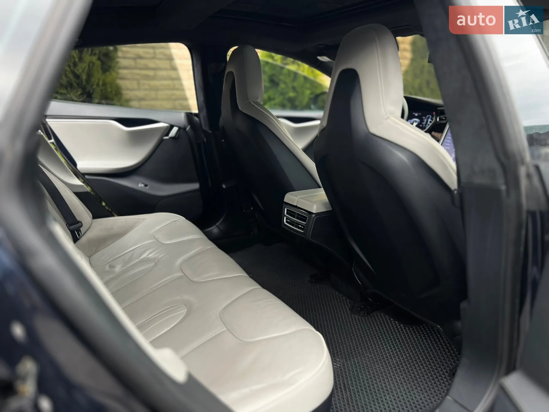 2014 Tesla Model S - мініатюра 21