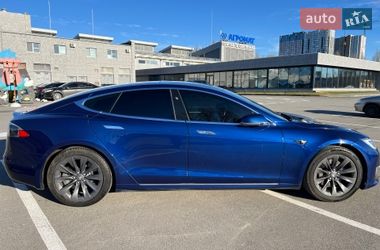 Лифтбек Tesla Model S 2017 в Киеве
