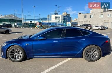 Лифтбек Tesla Model S 2017 в Киеве