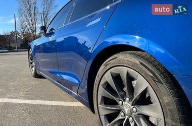 Лифтбек Tesla Model S 2017 в Киеве