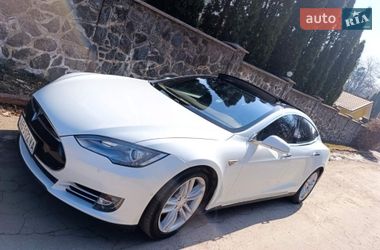 Ліфтбек Tesla Model S 2015 в Вінниці
