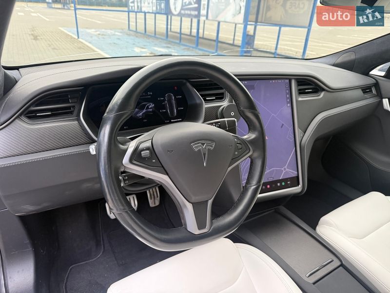 Лифтбек Tesla Model S 2020 в Одессе