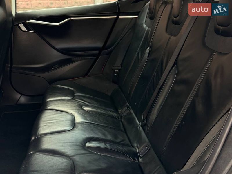 Лифтбек Tesla Model S 2013 в Киеве
