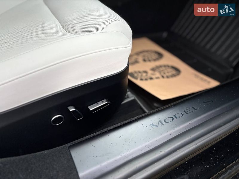 Лифтбек Tesla Model S 2023 в Стрые