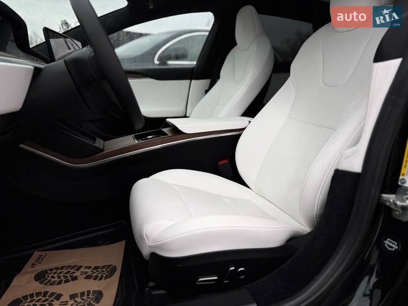 Лифтбек Tesla Model S 2023 в Стрые