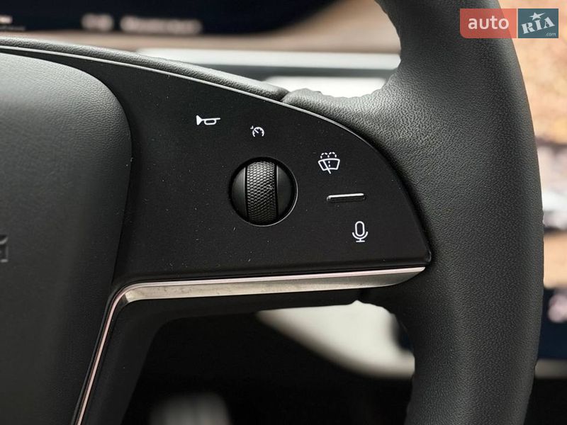 Лифтбек Tesla Model S 2023 в Стрые