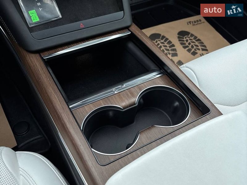 Лифтбек Tesla Model S 2023 в Стрые