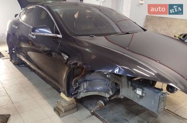 Лифтбек Tesla Model S 2016 в Теплодаре