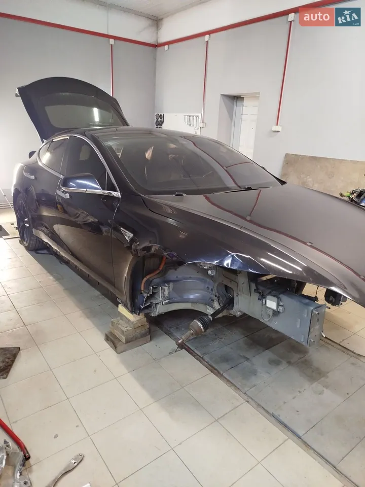 2015 Tesla Model S - мініатюра 31