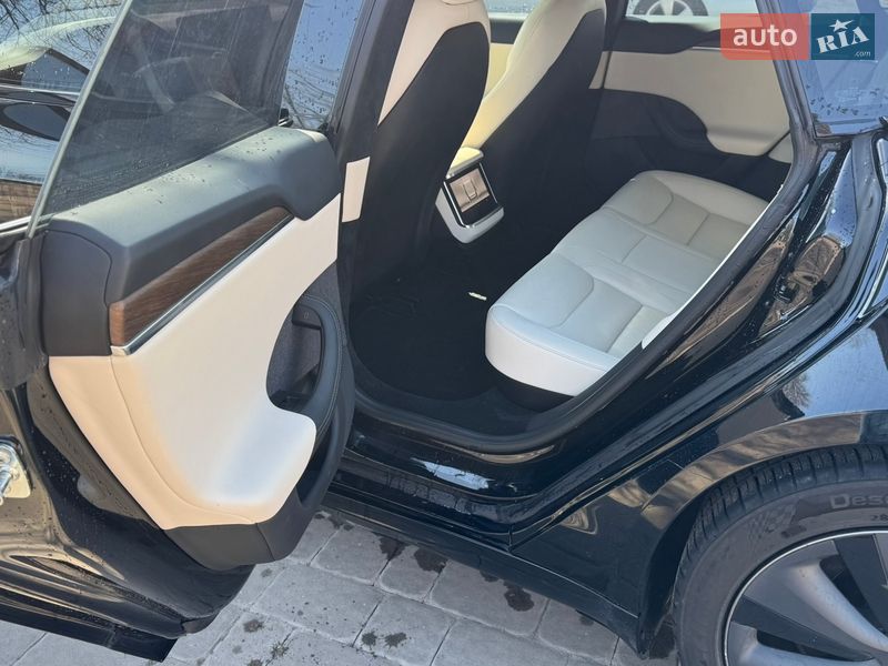 Ліфтбек Tesla Model S 2021 в Полтаві