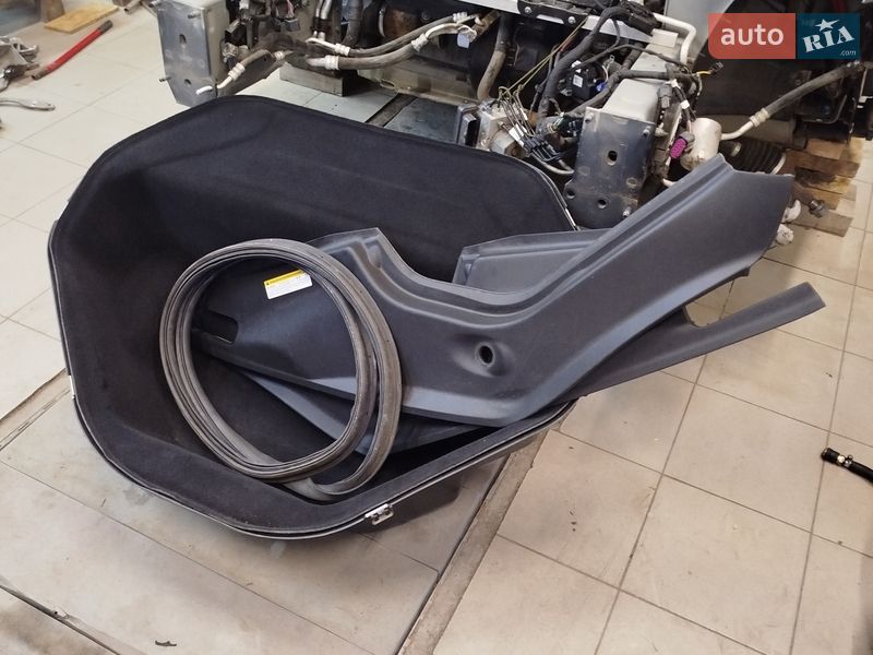 Ліфтбек Tesla Model S 2016 в Теплодарі фото 29 Ліфтбек Tesla Model S 2016 в Теплодарі