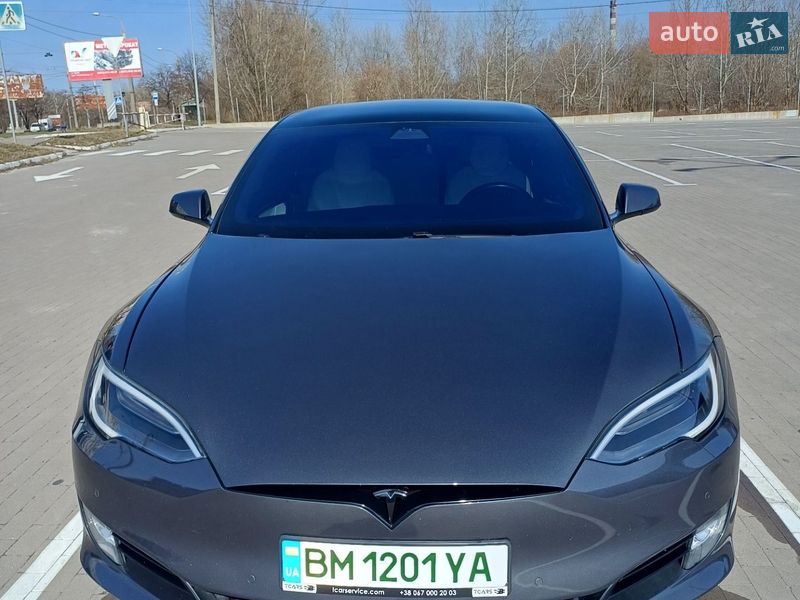 Лифтбек Tesla Model S 2019 в Сумах