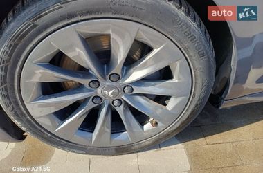 Лифтбек Tesla Model S 2019 в Сумах