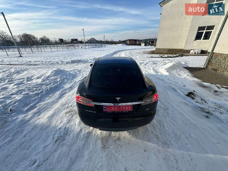 Лифтбек Tesla Model S 2016 в Львове фото Лифтбек Tesla Model S 2016 в Львове