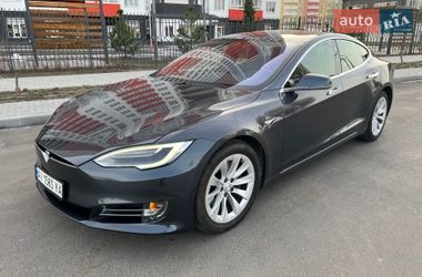 Лифтбек Tesla Model S 2017 в Киеве